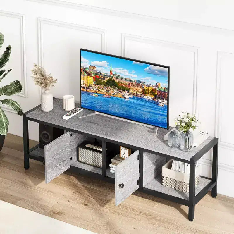 Meuble TV pour téléviseur jusqu'à 65 pouces, grande console TV avec 2 espaces de rangement fermés et compartiments ouverts, meuble de divertissement en bois avec pieds