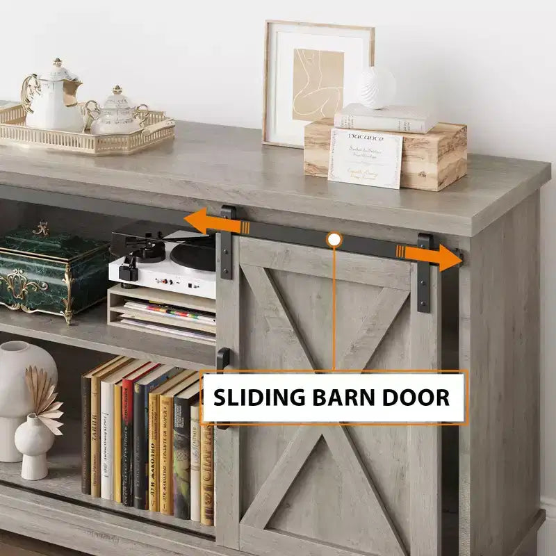 Meuble TV de ferme pour téléviseur de 65 pouces, meuble de divertissement avec porte coulissante de style grange, console TV pour salon - Gris