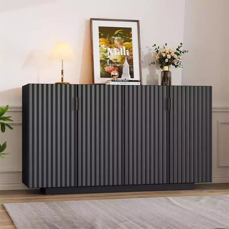 Buffet de 151,9 cm avec 4 portes ondulées et étagères réglables. Console pour entrée, salon, salle à manger, cuisine.